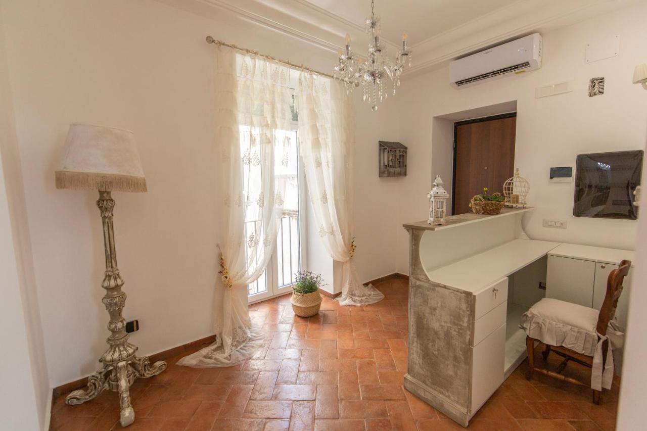 نابولي B&B Dimora Mazzarino المظهر الخارجي الصورة